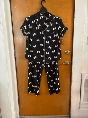 Kate Spade pajamas. Black & Bows. Large